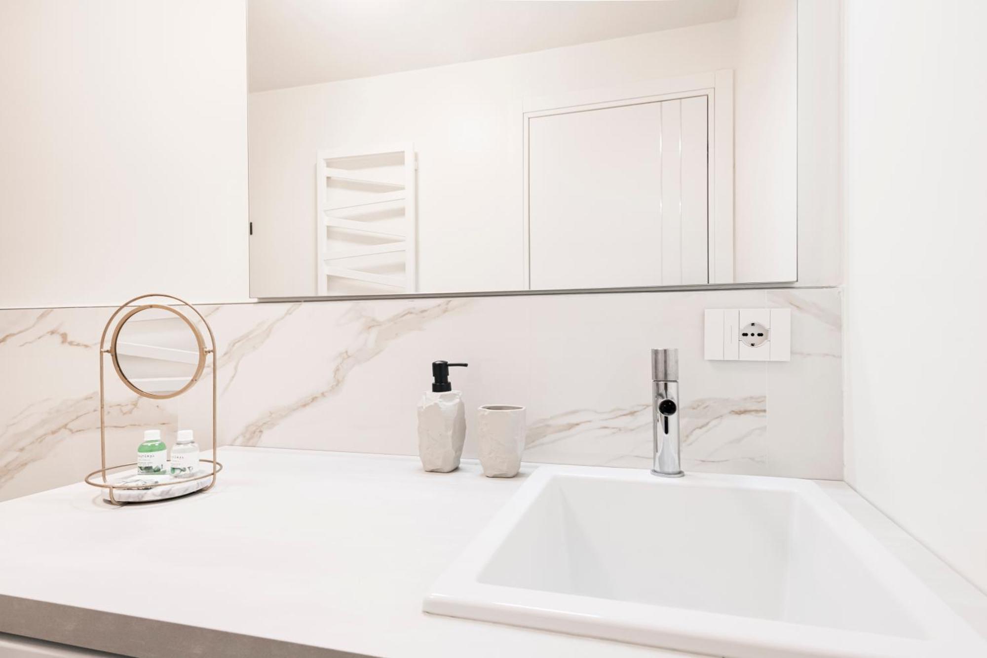 Apartament Easylife - Design And Relax In The Heart Of Mediolan Zewnętrze zdjęcie